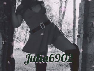 Julia6902